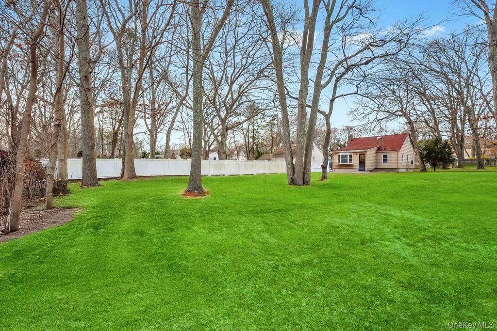 260 Springdale DR, Ronkonkoma, NY 11779