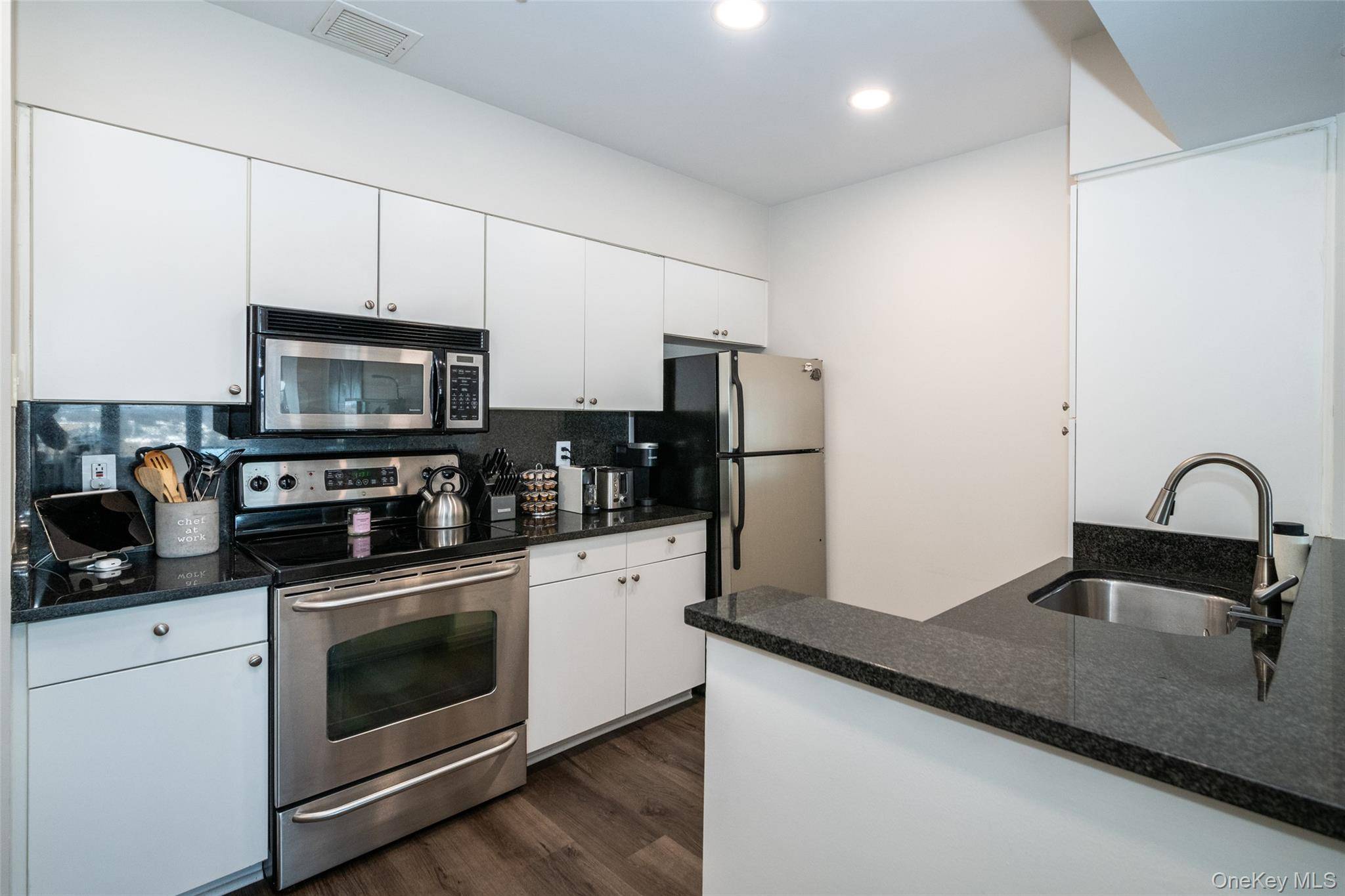 100 New Roc City Place #405, New Rochelle, NY 10801
