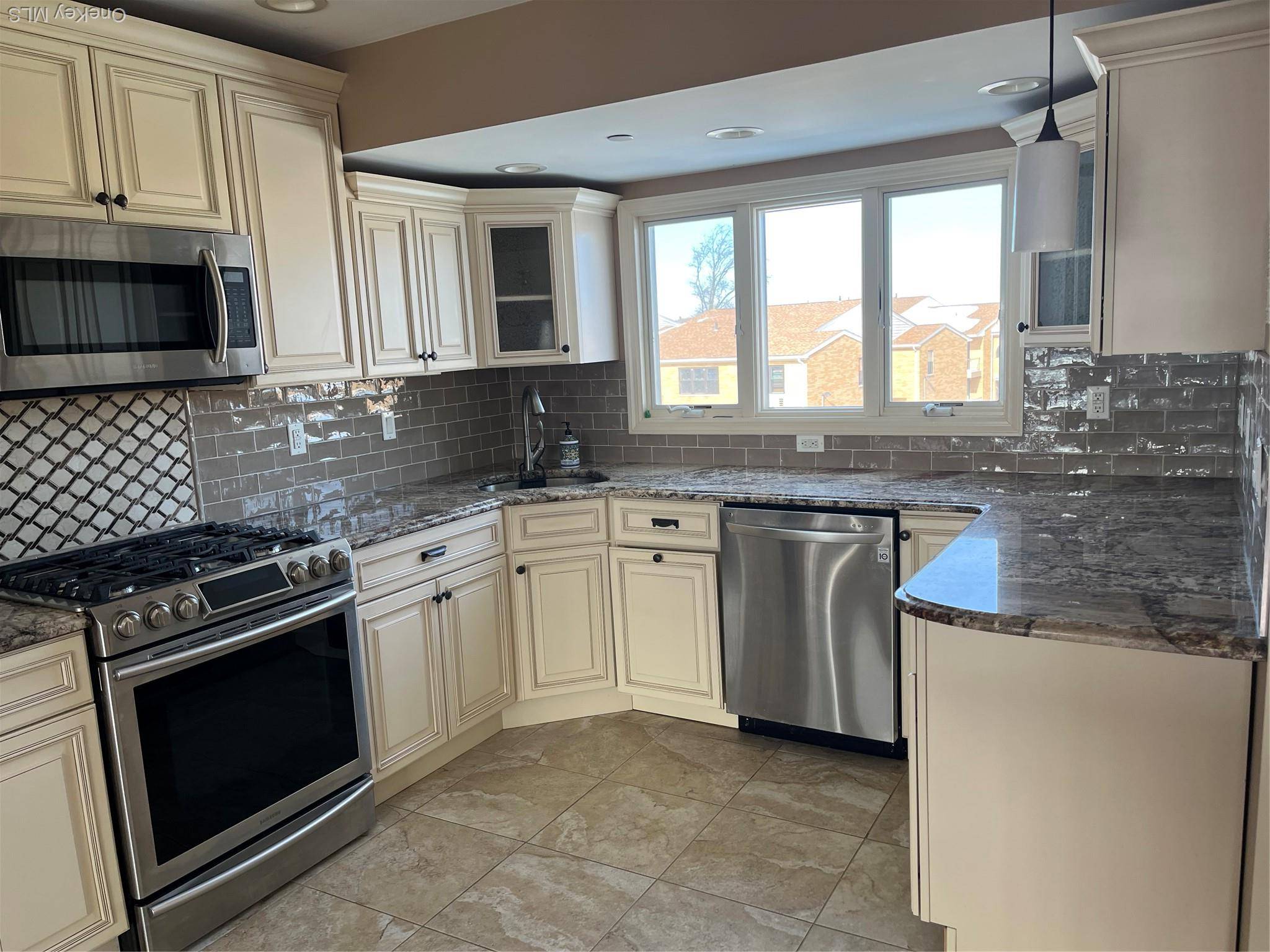 50 Florence AVE, Freeport, NY 11520