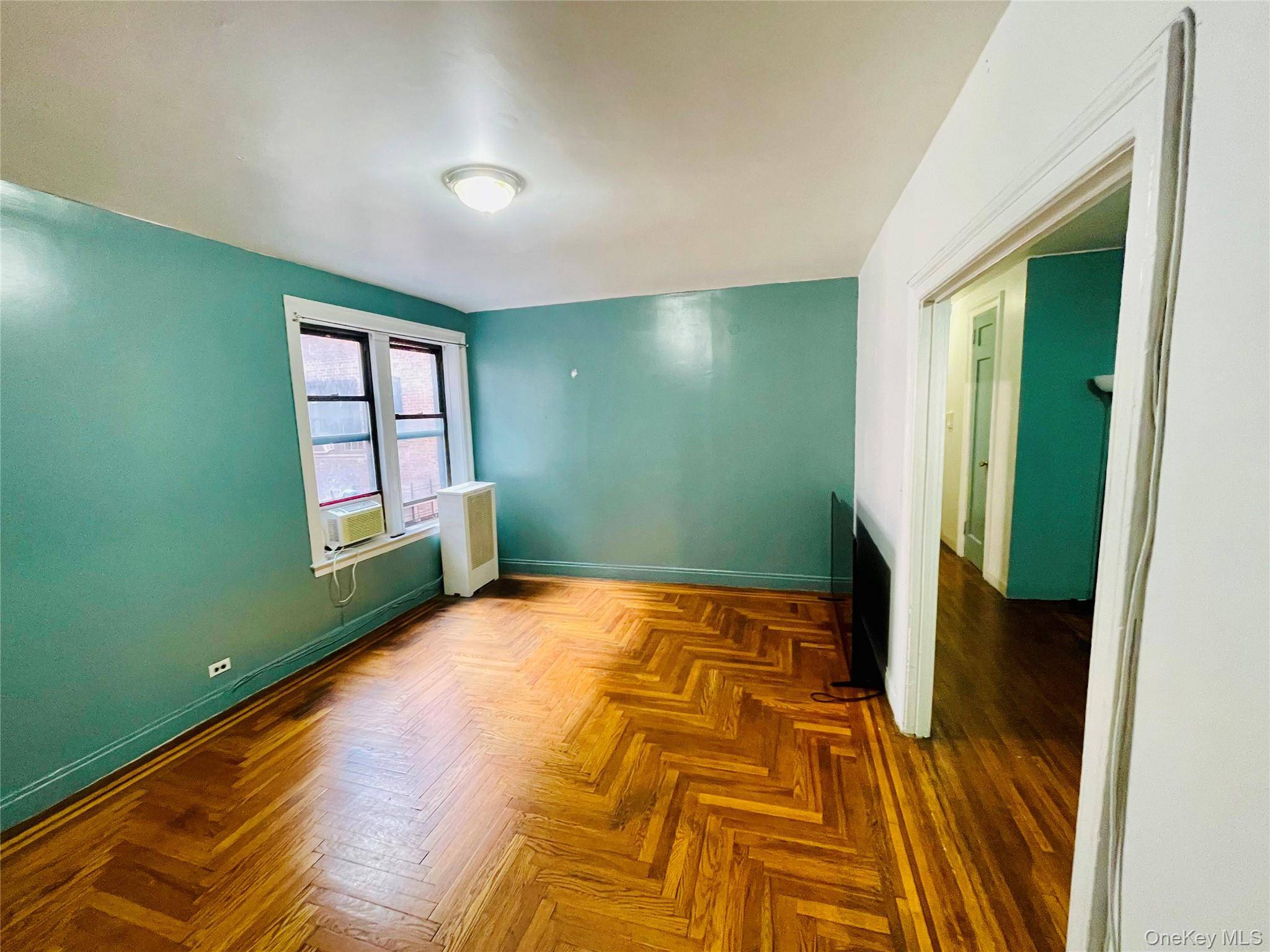 2199 Holland AVE #3E, Bronx, NY 10462