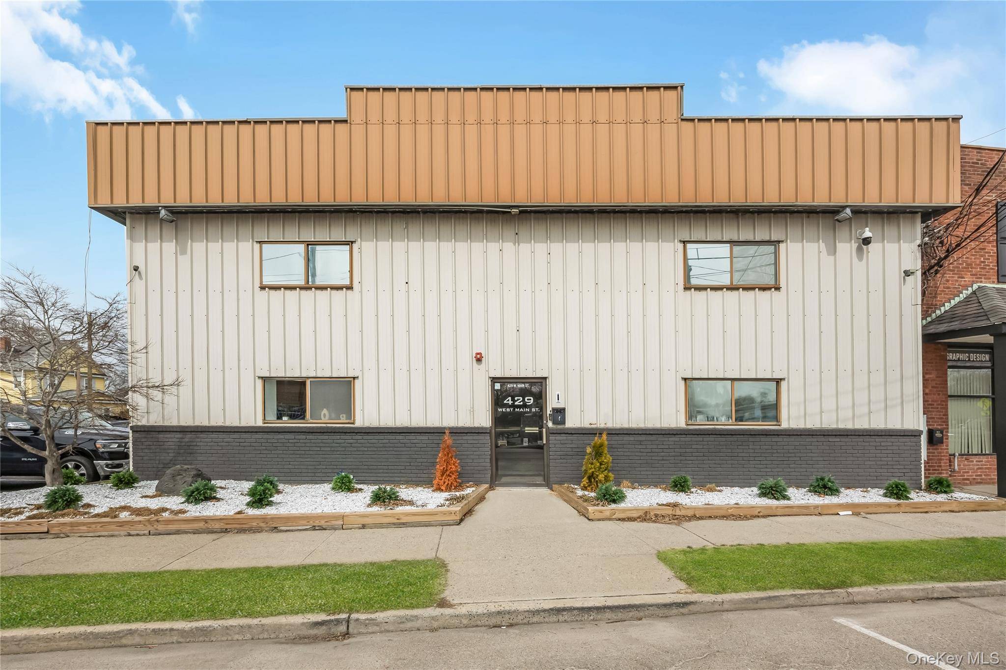 429 W Main ST, Patchogue, NY 11772