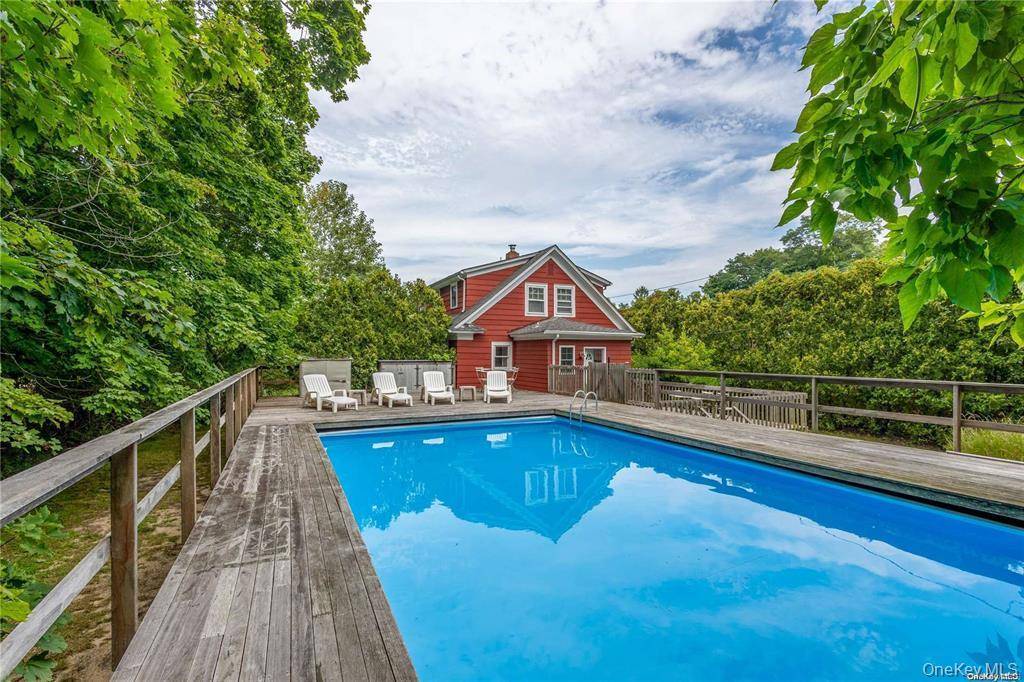 30 Vail AVE, East Quogue, NY 11942
