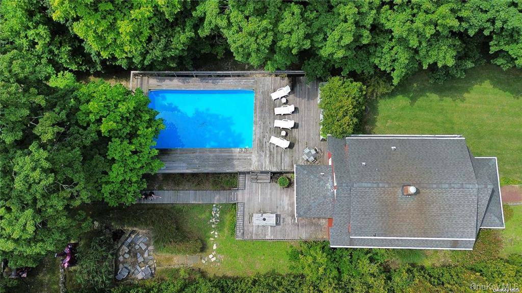 30 Vail AVE, East Quogue, NY 11942
