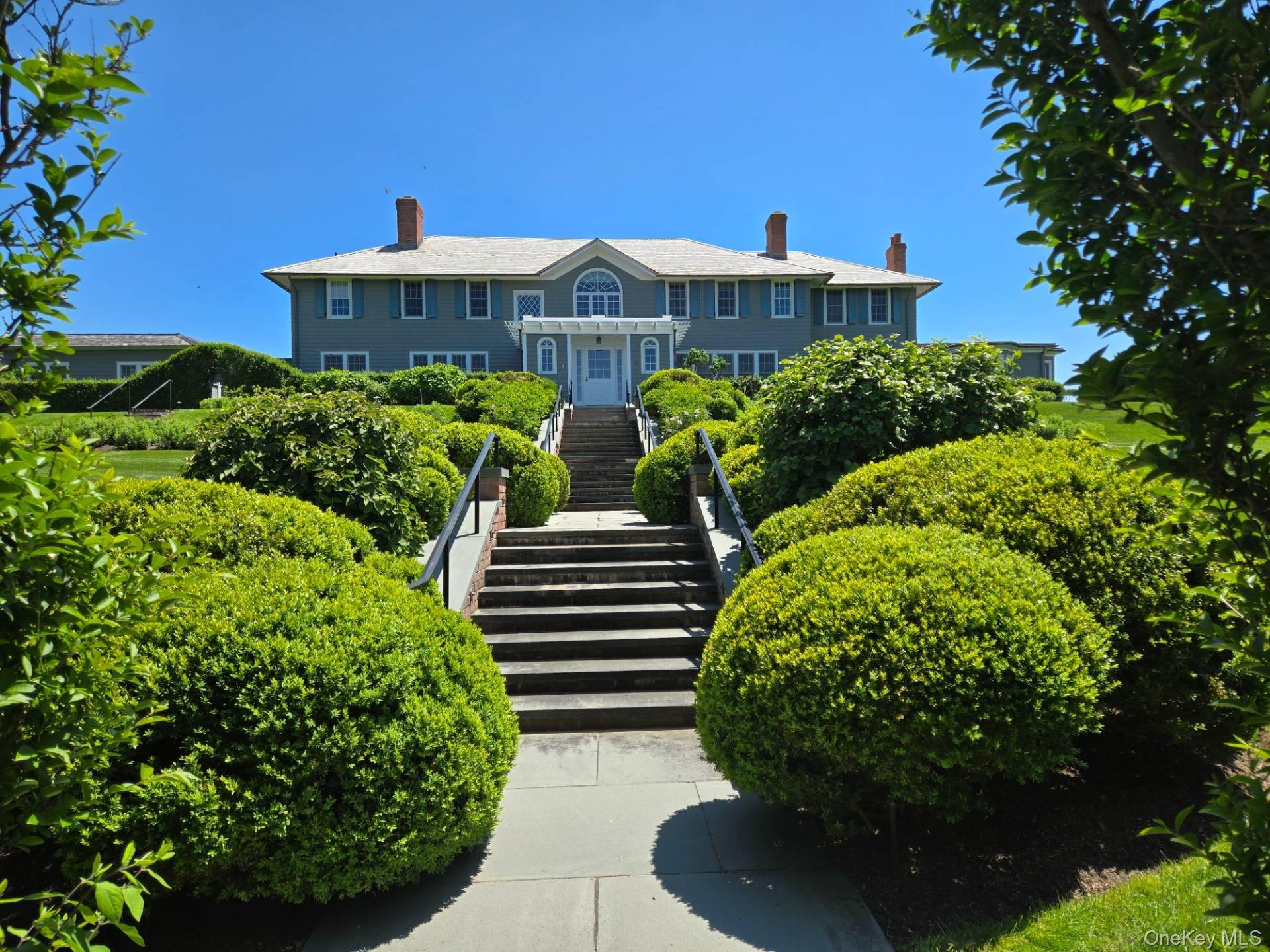 165 Lily Pond LN, East Hampton, NY 11937
