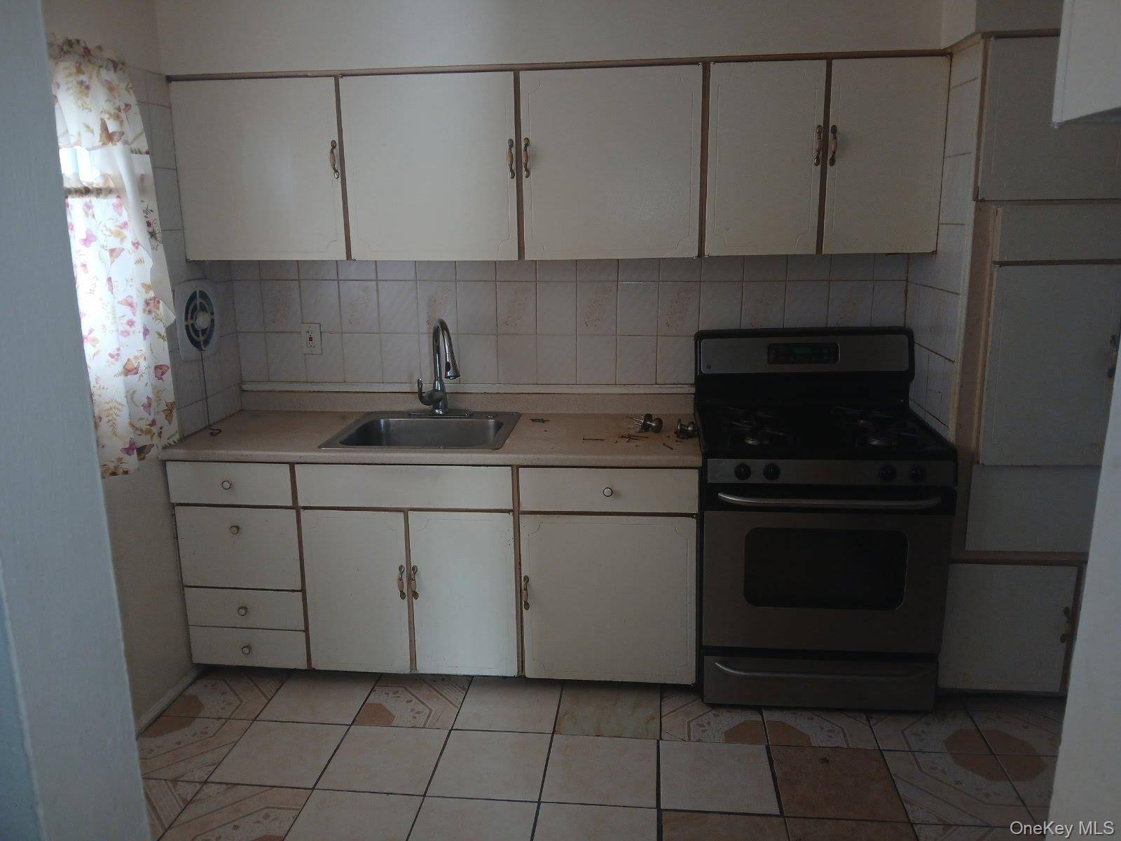 255-29 149th RD, Rosedale, NY 11422