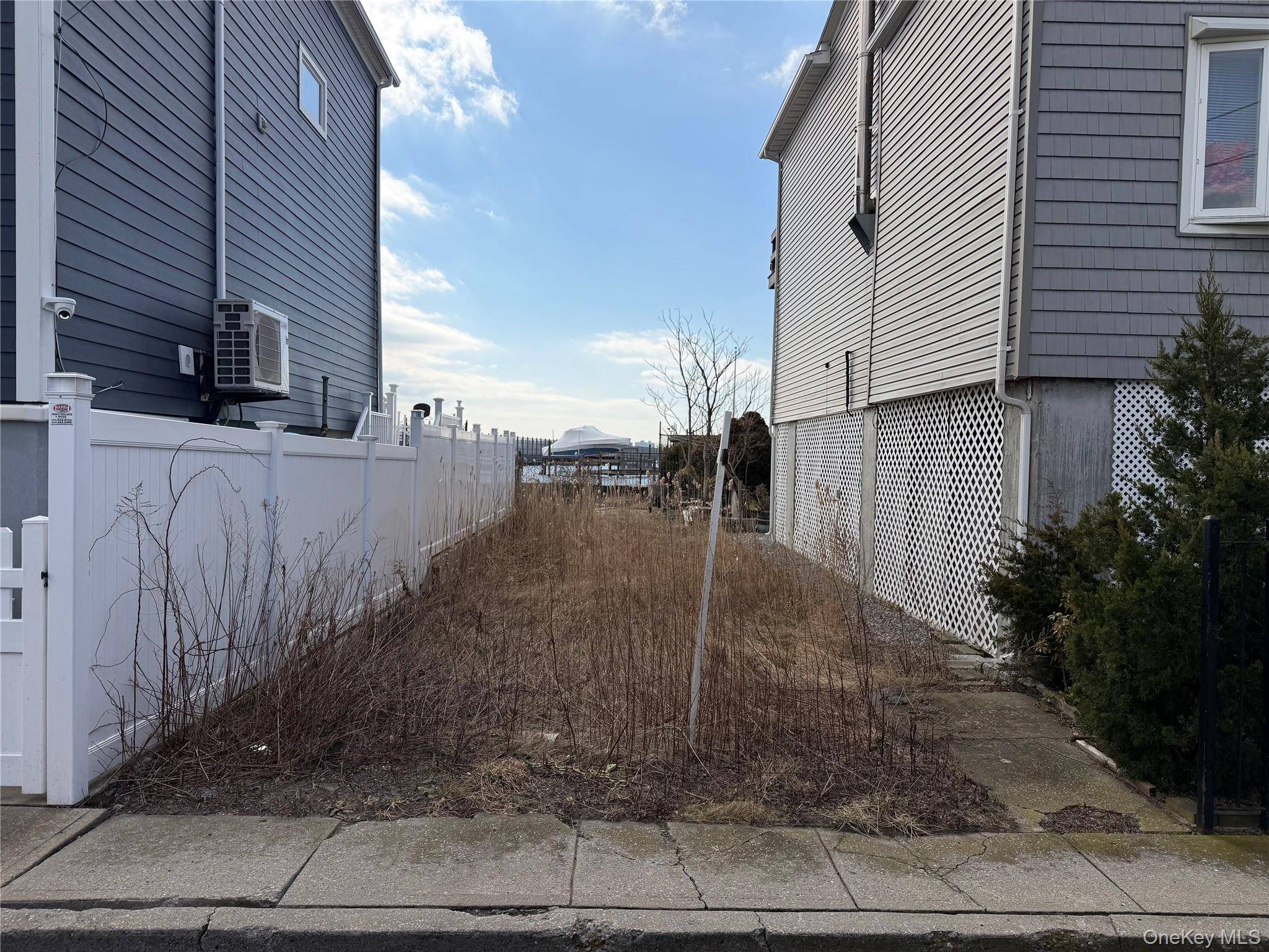 308 E 8th RD, Broad Channel, NY 11693