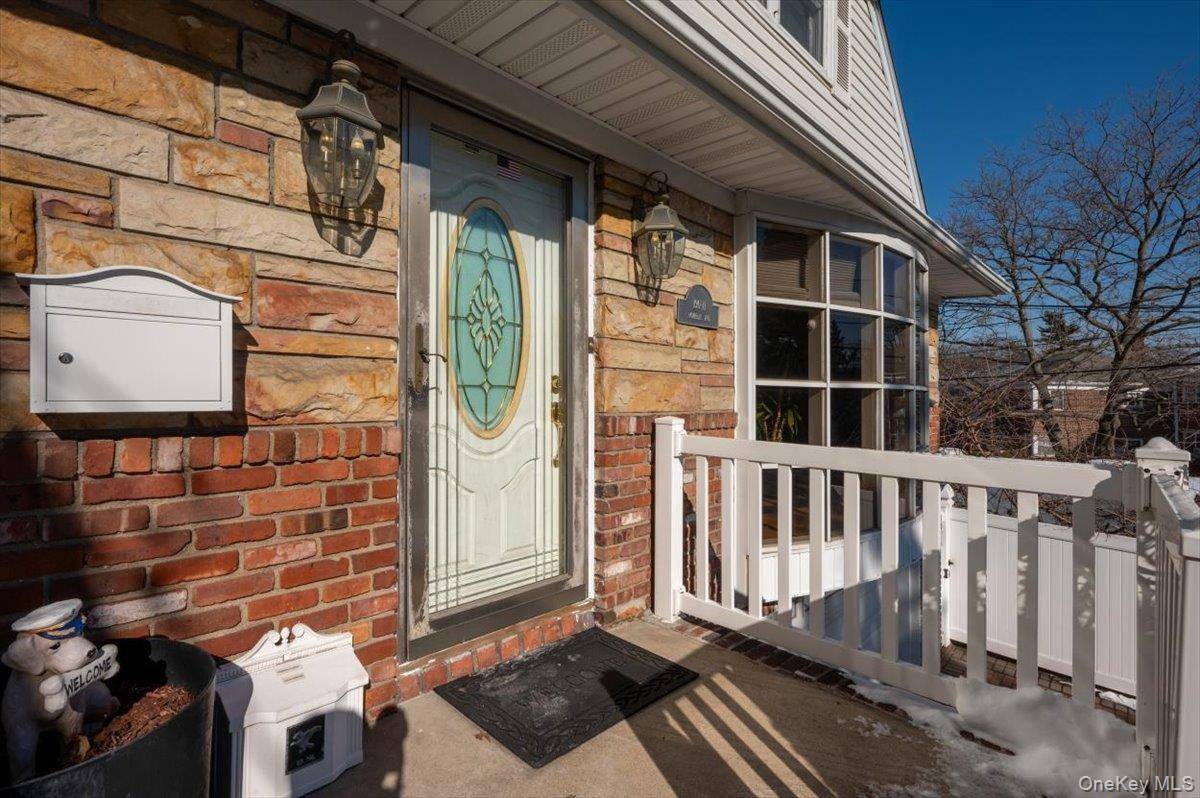 19611 Pompeii AVE, Hollis, NY 11423