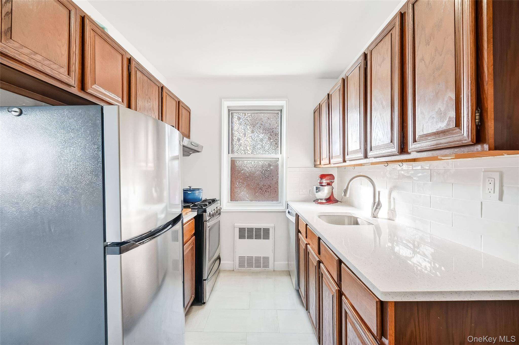 609 Palmer RD #5L, Yonkers, NY 10701