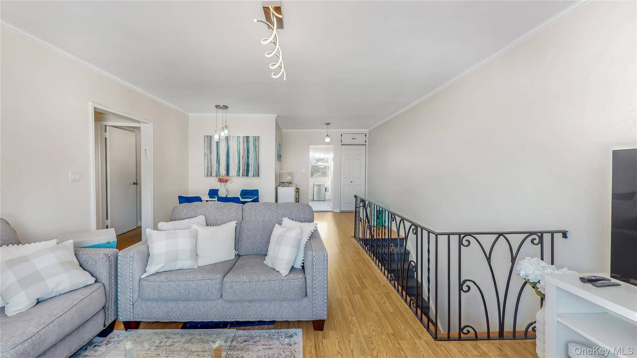 198-18 Pompeii AVE #2, Hollis, NY 11423