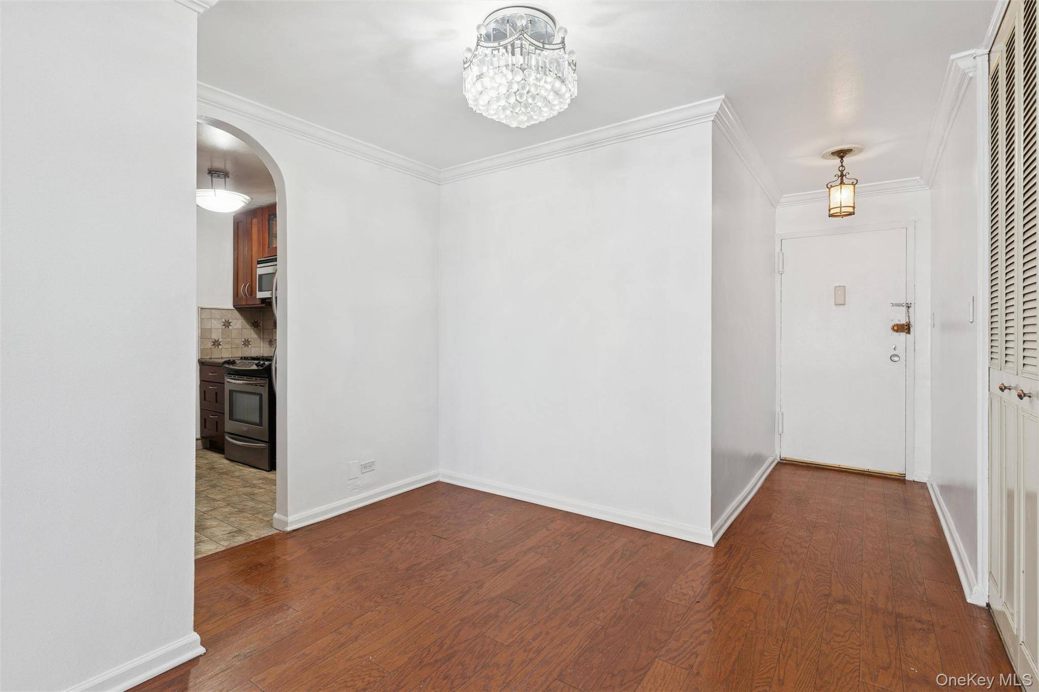 10230 66 RD #14A, Forest Hills, NY 11375