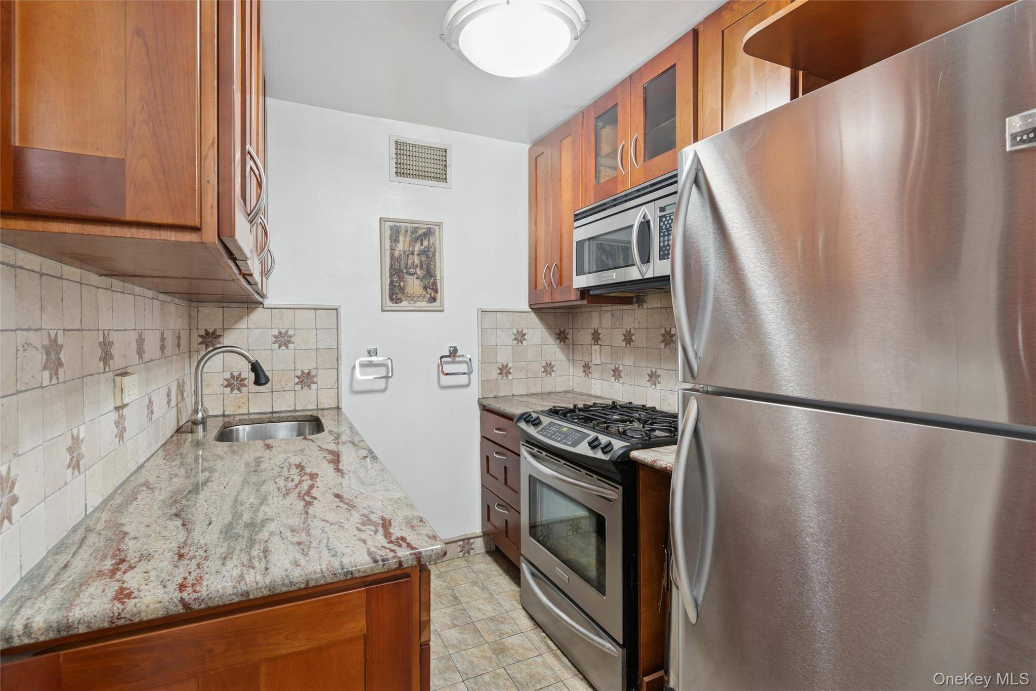 10230 66 RD #14A, Forest Hills, NY 11375