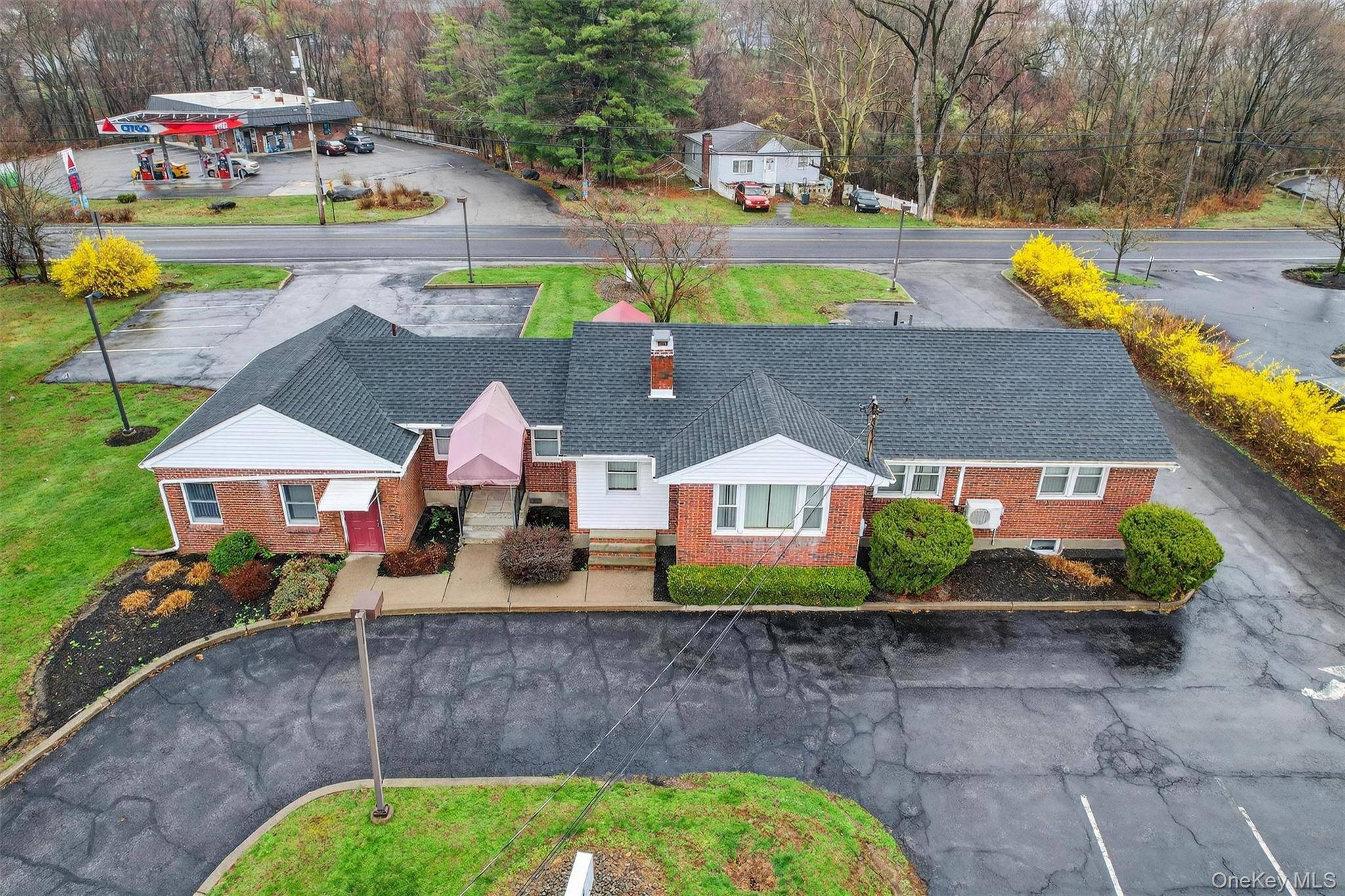 69 Old Temple Hill RD, New Windsor, NY 12553