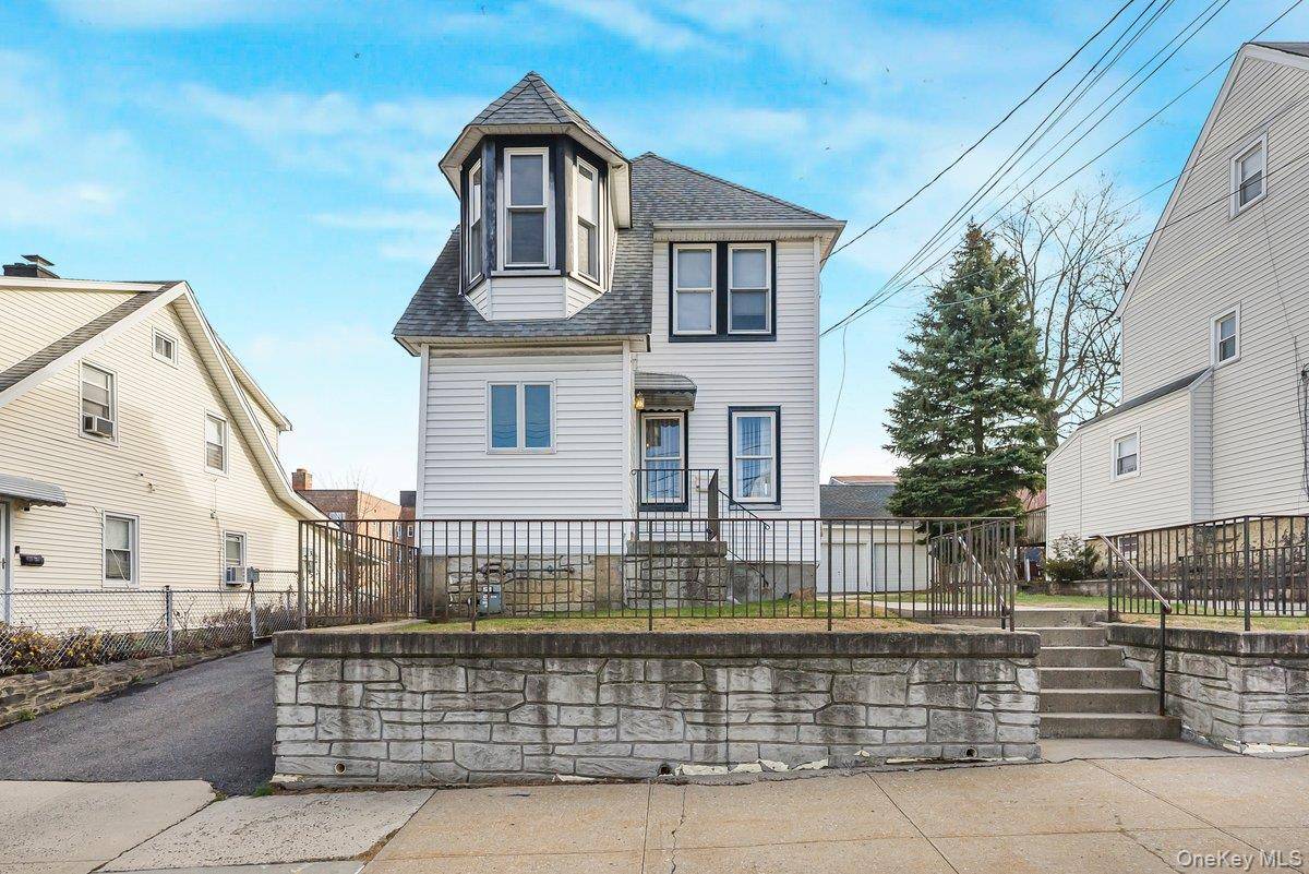 28 Crescent PL, Yonkers, NY 10704