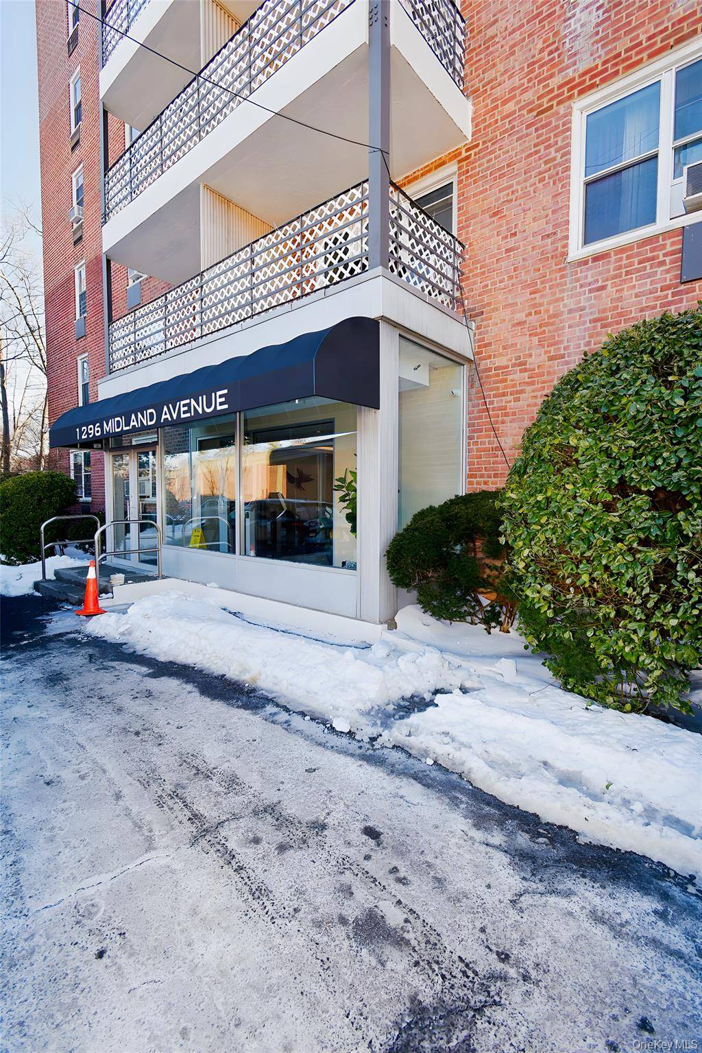 1296 Midland AVE #5G, Yonkers, NY 10704