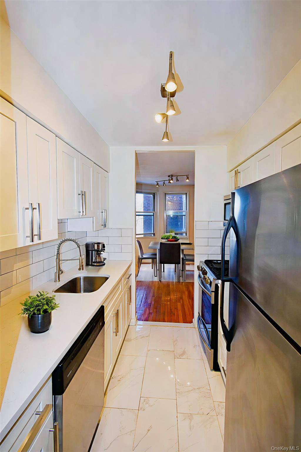 1296 Midland AVE #5G, Yonkers, NY 10704