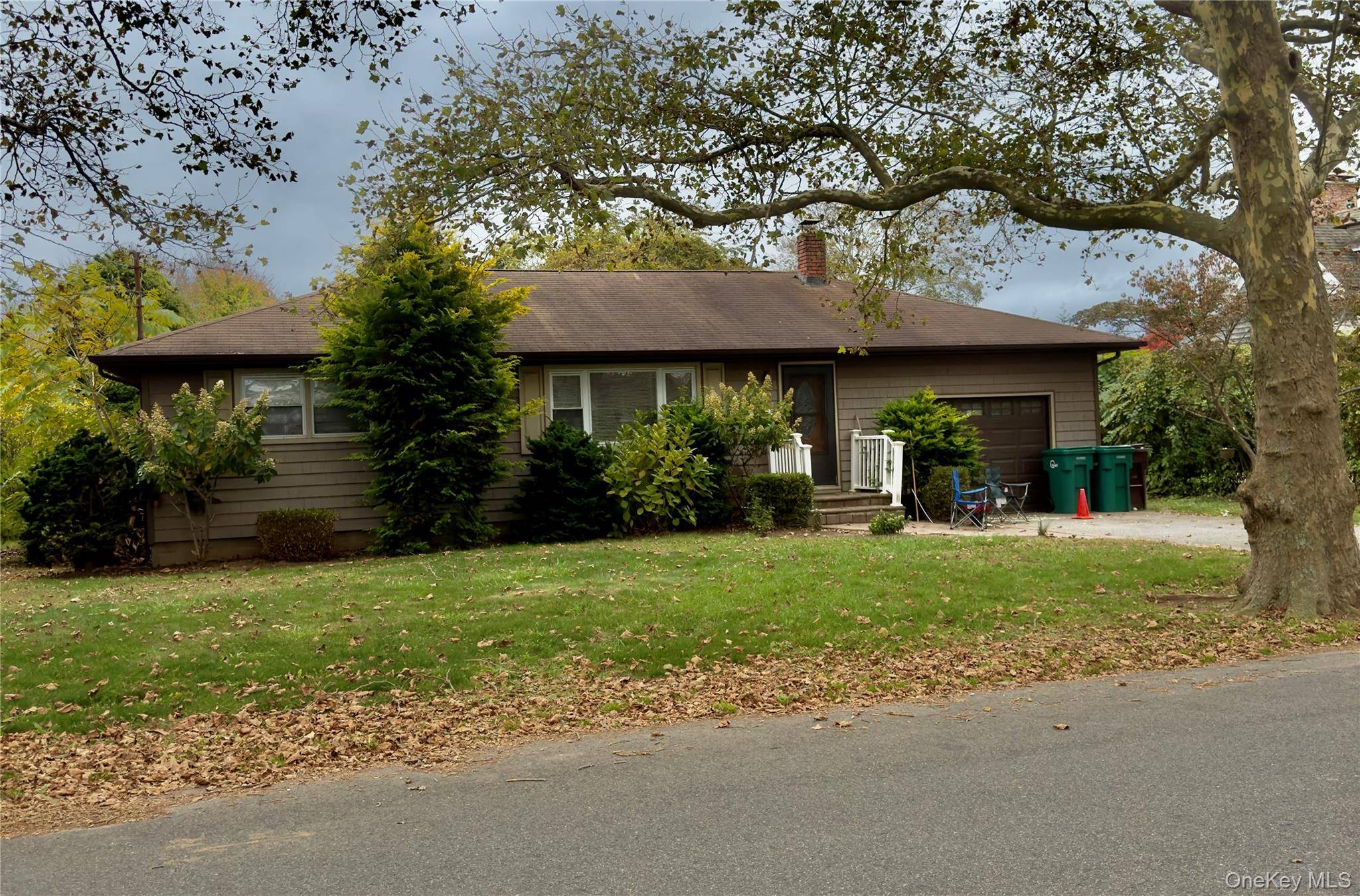 166 Pulaski ST, Southampton, NY 11968