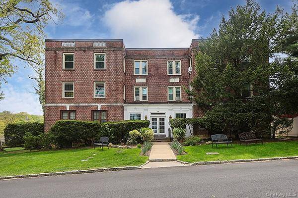 1 Ascot Ridge #1A, Great Neck, NY 11021