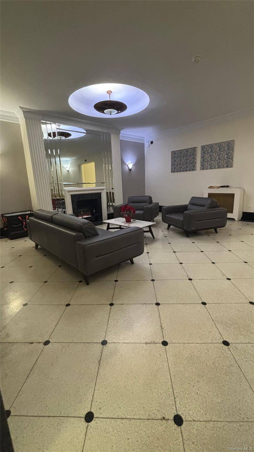 67-35 Yellowstone BLVD #60, Forest Hills, NY 11375