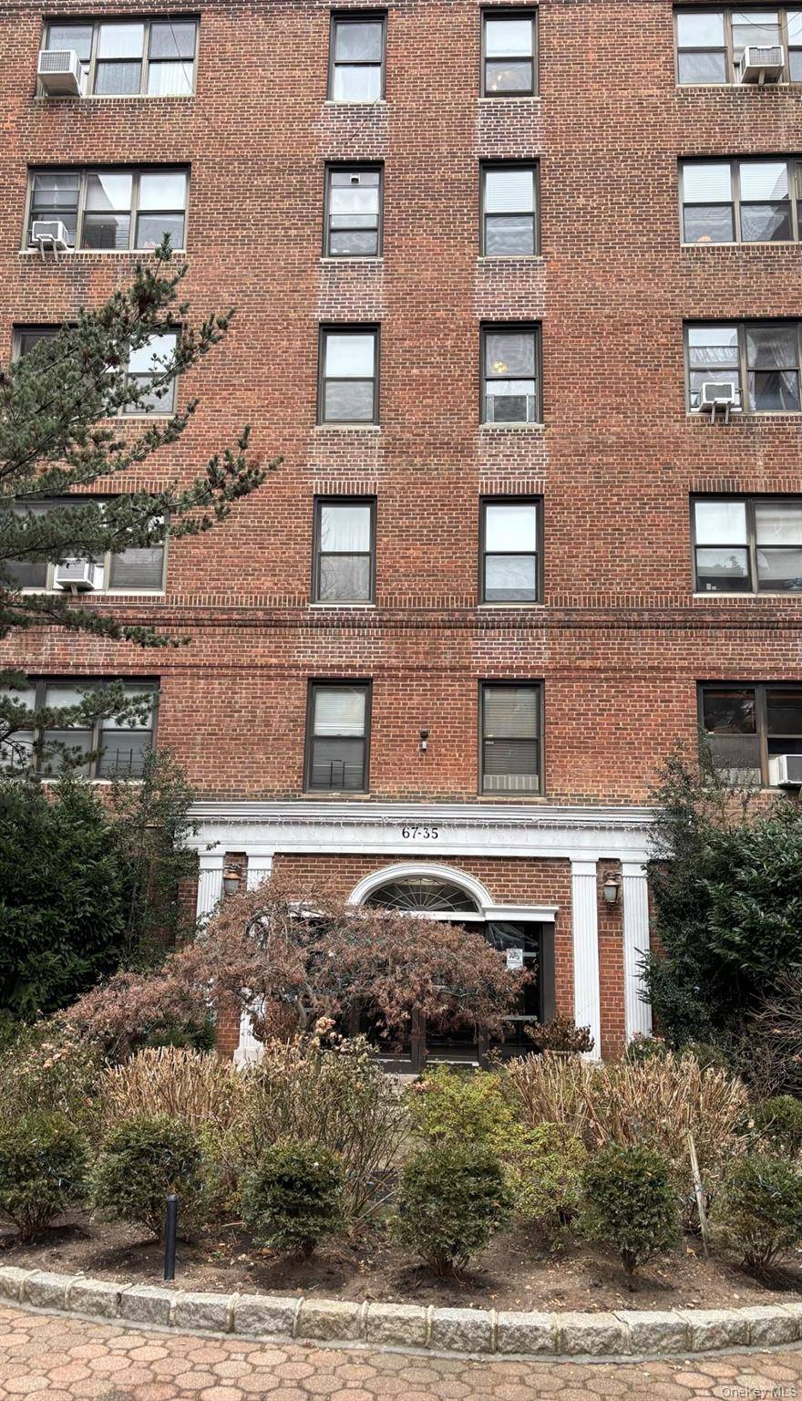 67-35 Yellowstone BLVD #60, Forest Hills, NY 11375