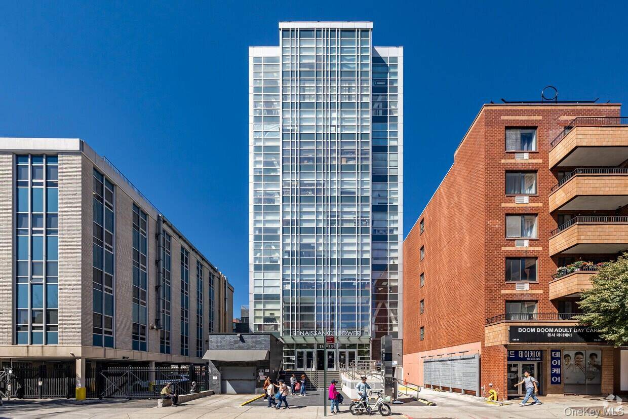 136-33 37th AVE #8C, Flushing, NY 11354
