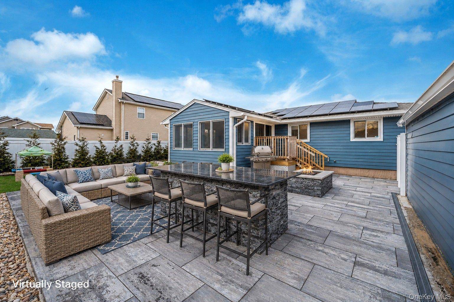 6 Rugby DR, Shirley, NY 11967
