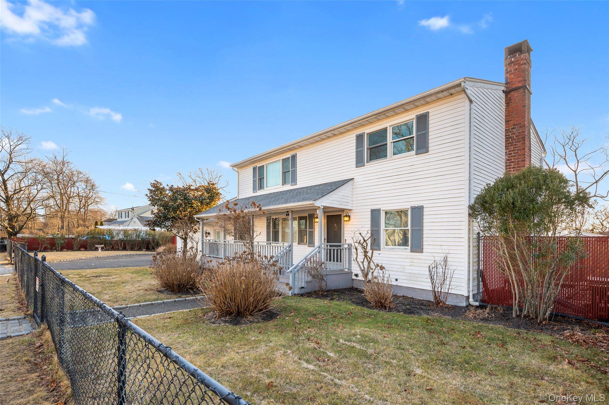 8 George DR, Mastic, NY 11950