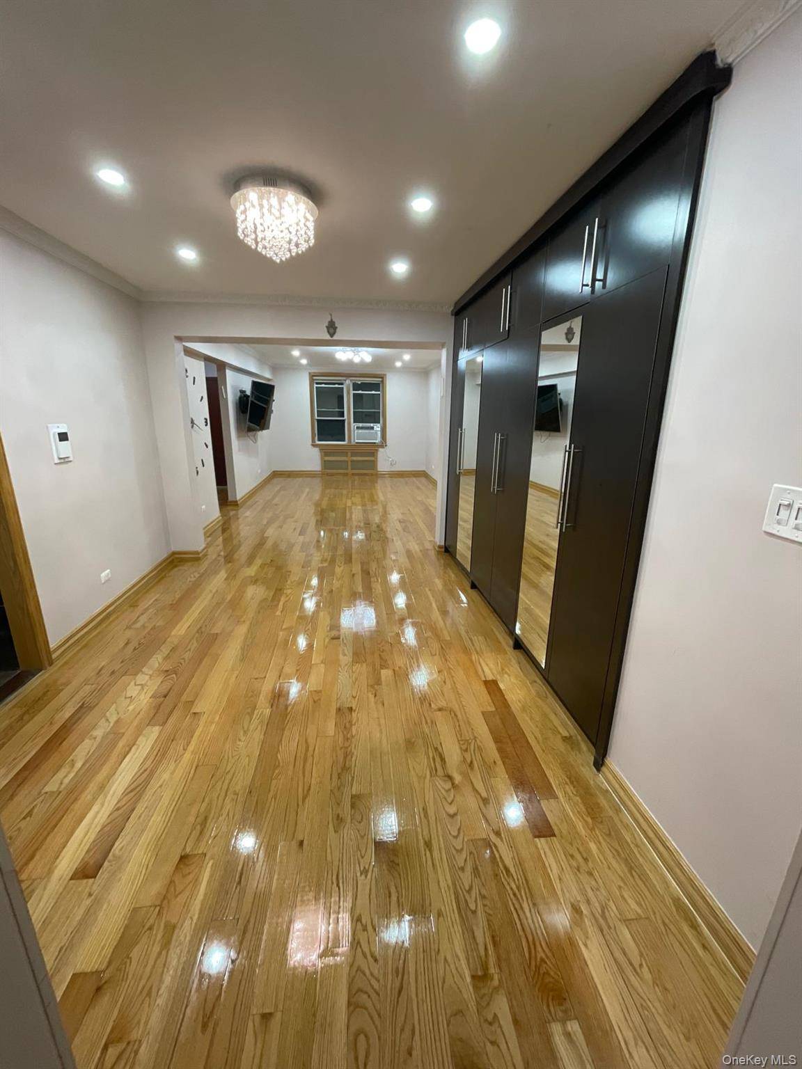 105-25 65th AVE #5G, Forest Hills, NY 11375