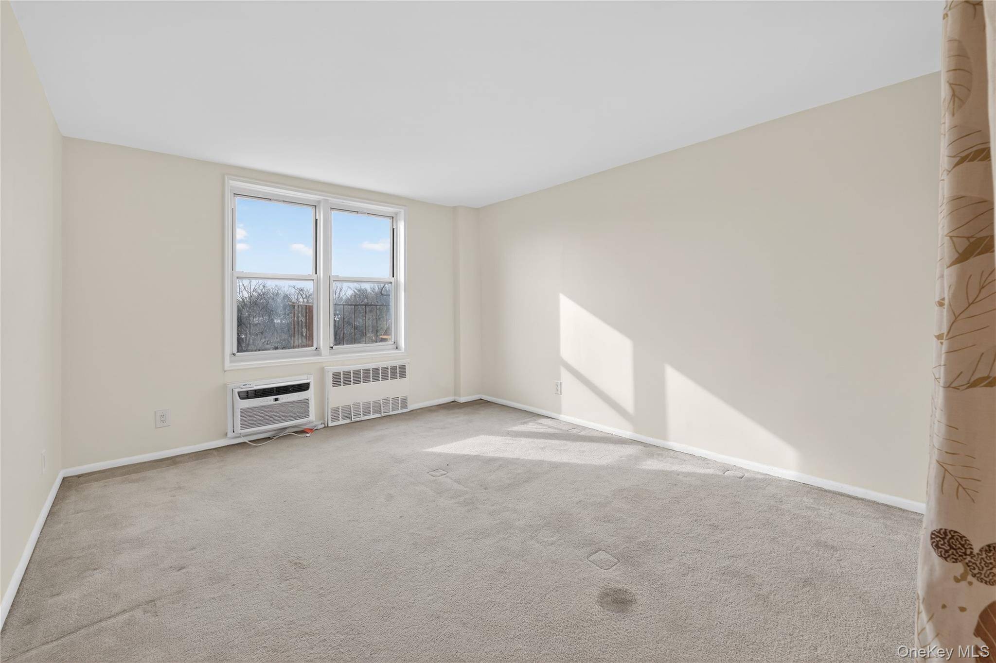 66-10 Thornton PL #4C, Rego Park, NY 11374