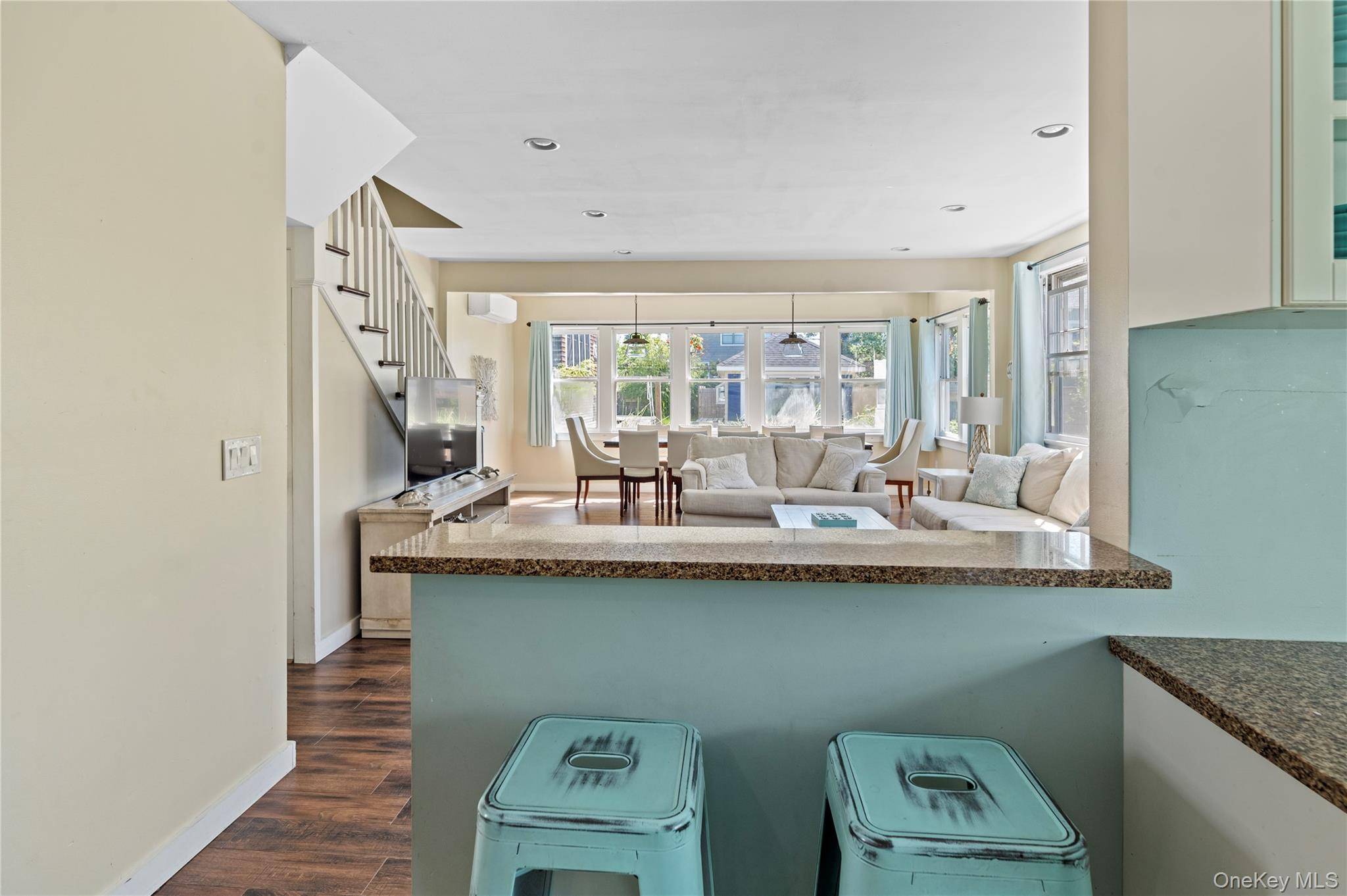 180 Cottage WALK, Ocean Beach, NY 11770