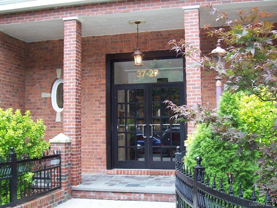 37-27 86th ST #1M, Jackson Heights, NY 11372