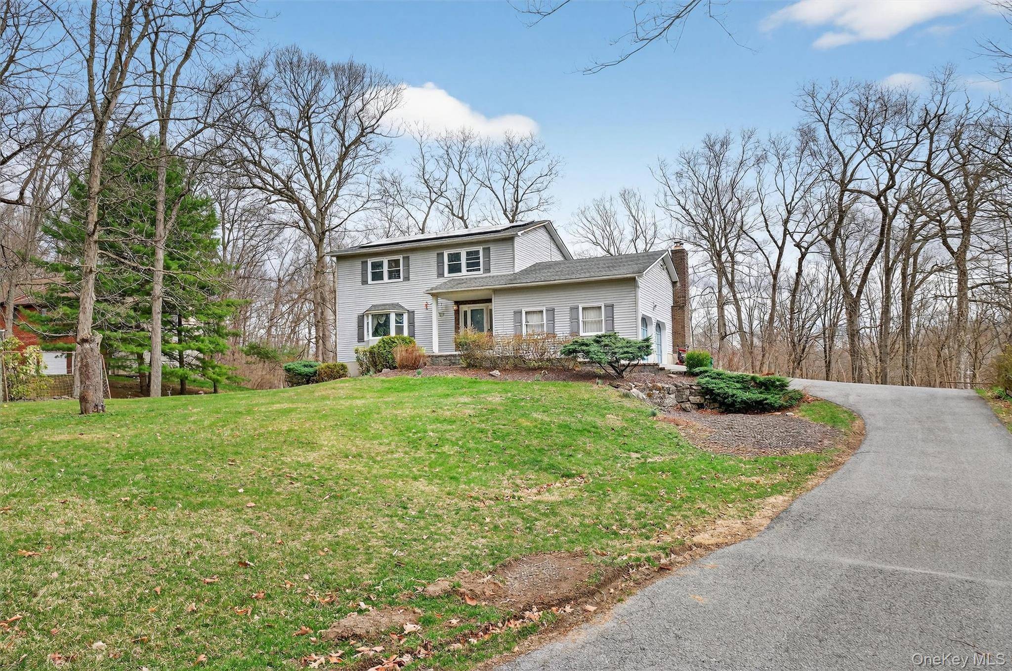 24 Pellbridge DR, Hopewell Junction, NY 12533