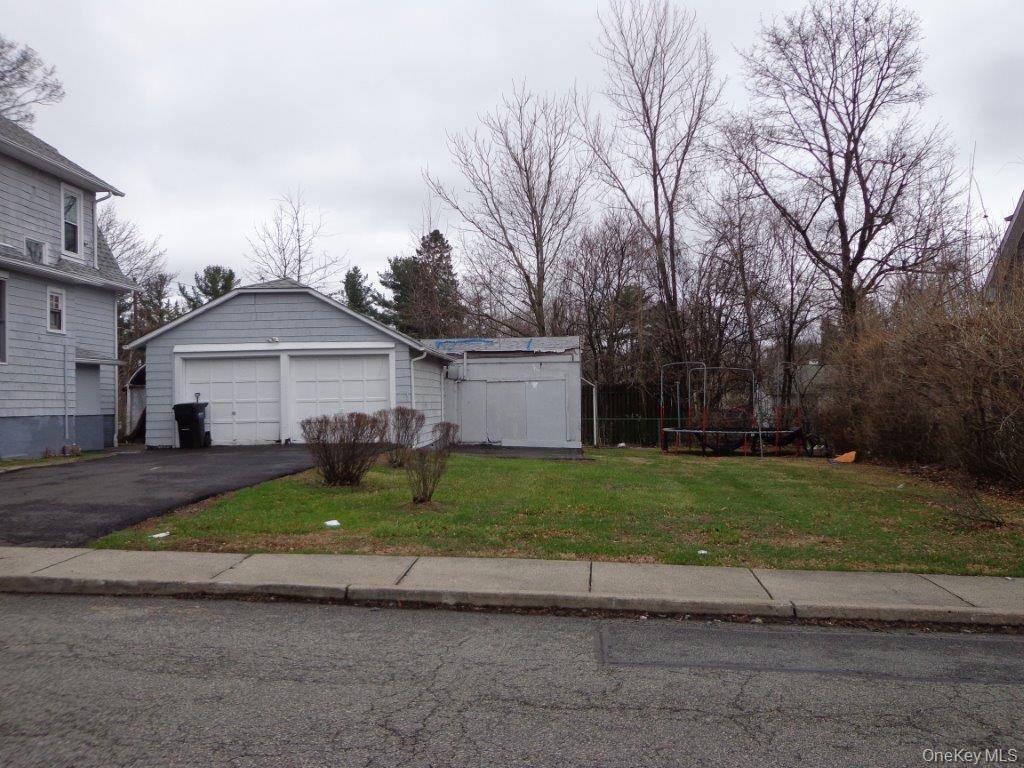 208 Saddle River RD, Monsey, NY 10952