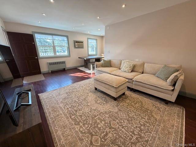 224-39 Kingsbury ave Kingsbury ave #A, Bayside, NY 11364