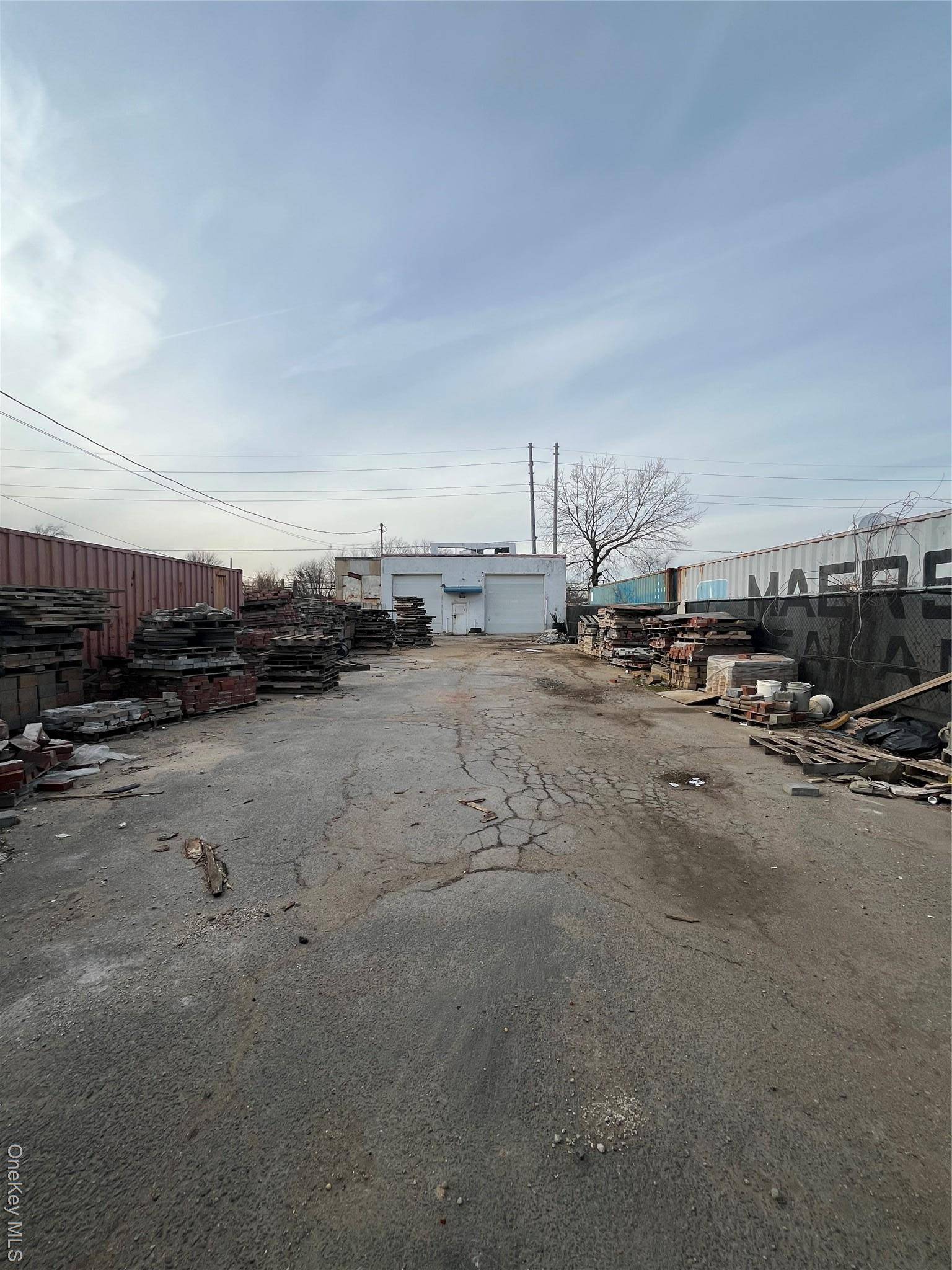 4186-4200 Industrial PL, Island Park, NY 11558