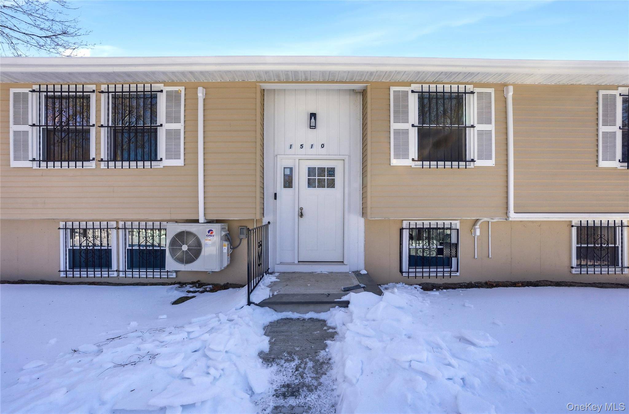1510 Crotona Park, Bronx, NY 10460