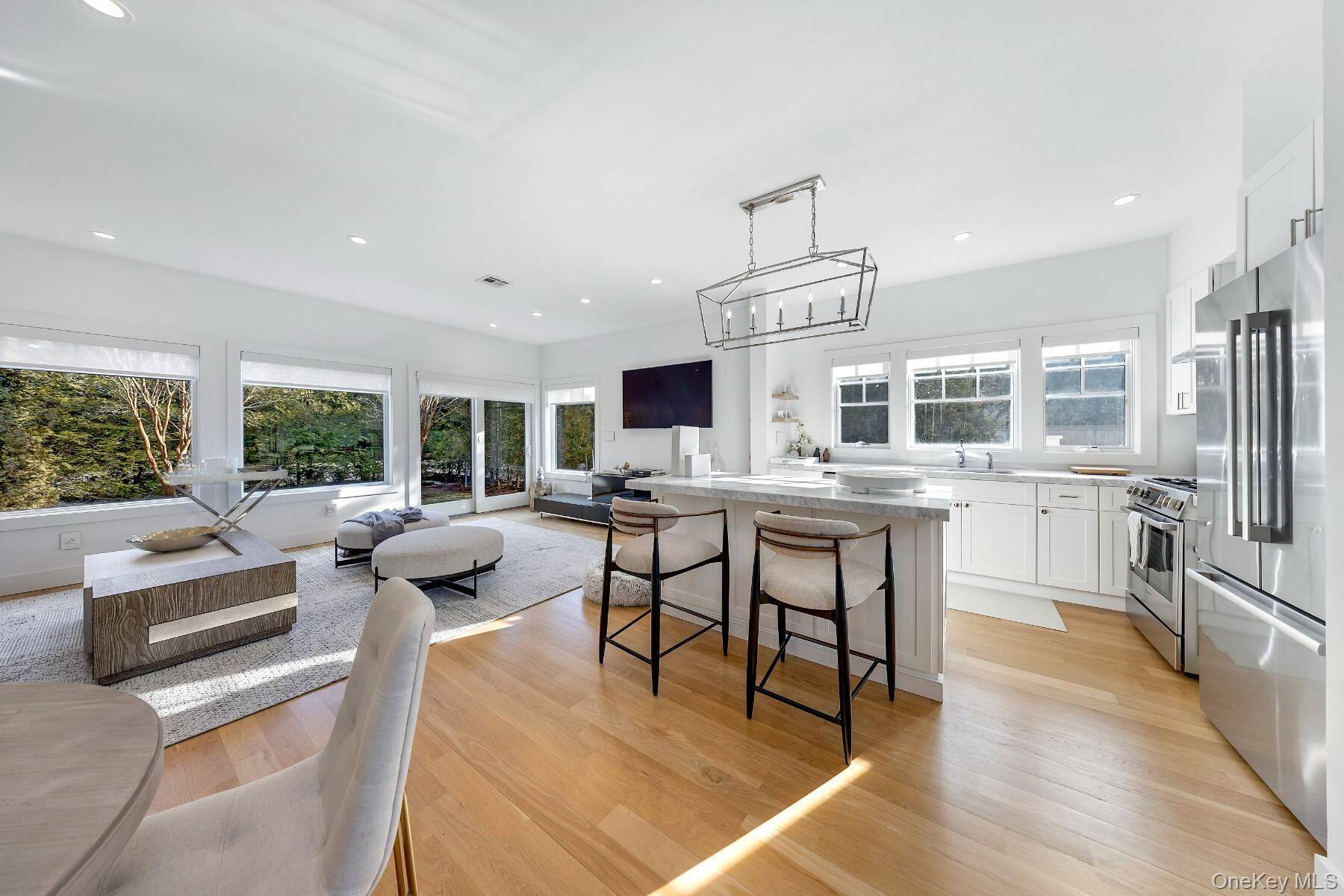 68 Foster AVE #13, Hampton Bays, NY 11946