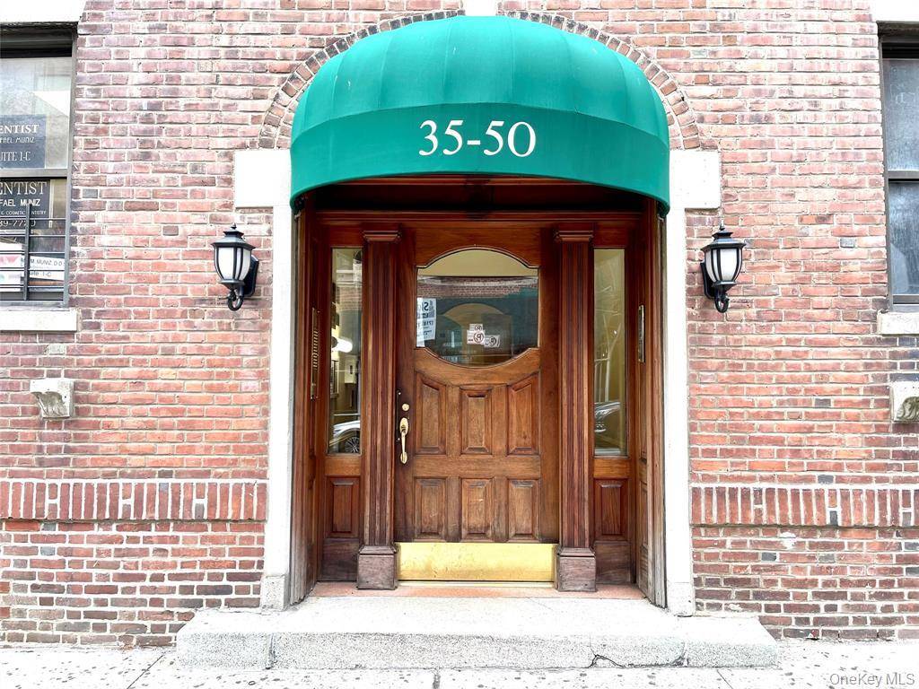 35-50 82 St #4A, Jackson Heights, NY 11372