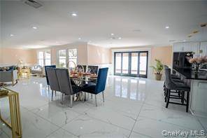 18 Helene AVE, Merrick, NY 11566
