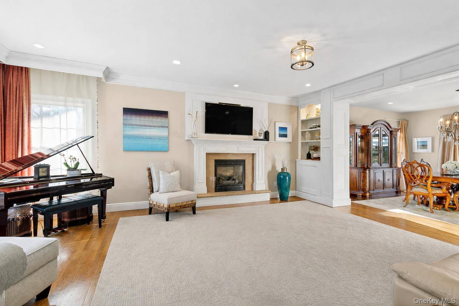 6 Dogwood ST, East Quogue, NY 11942