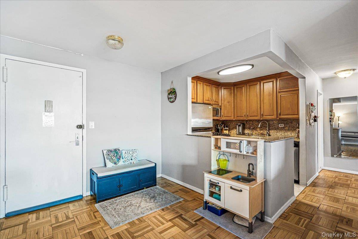17-85 215th ST #1P, Bayside, NY 11360
