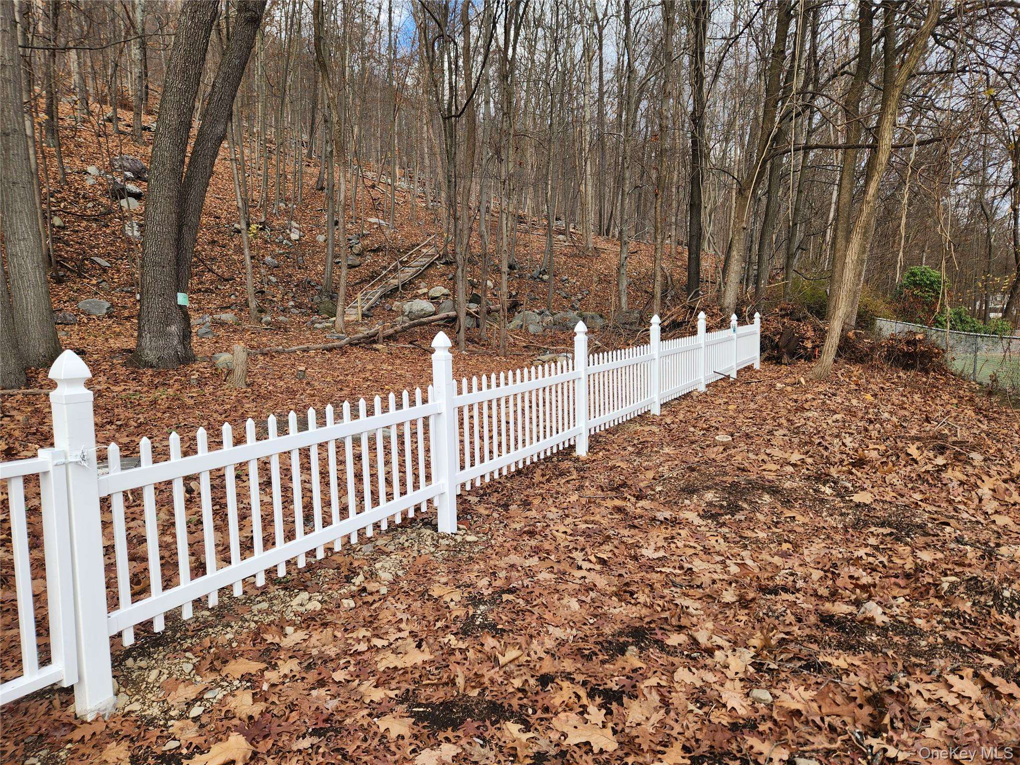 Louise LN, Greenwood Lake, NY 10925