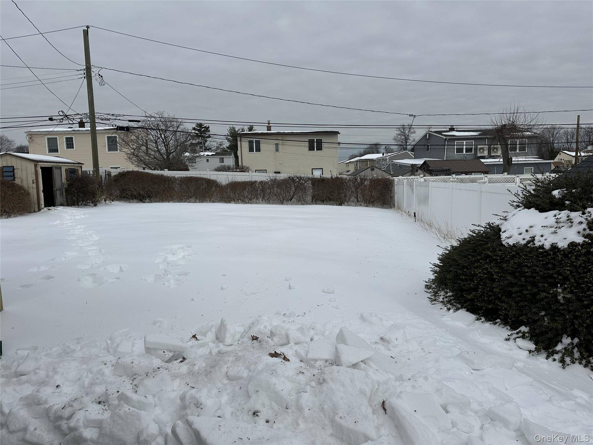 63 Morning Glory RD, Levittown, NY 11756