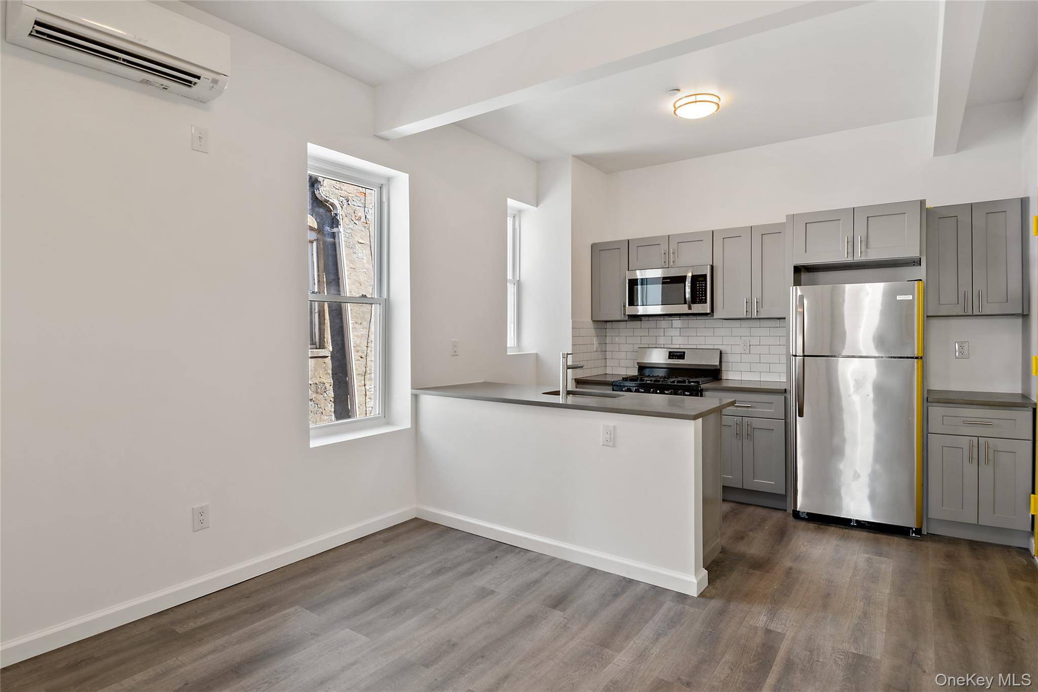 1047 Morris AVE, Bronx, NY 10456