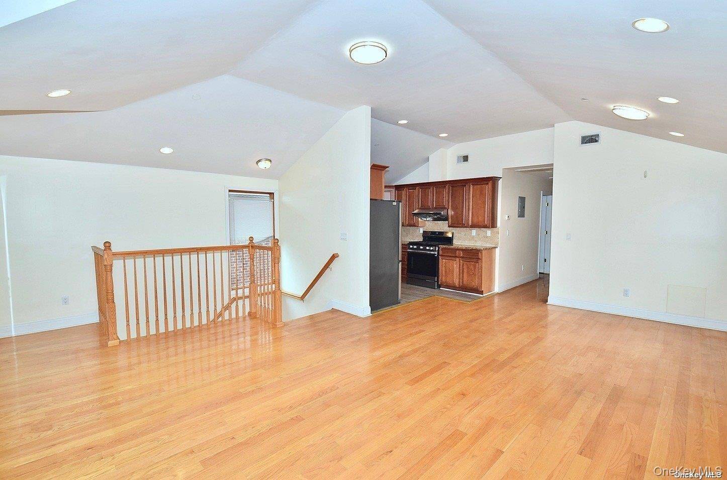 154-36 20th RD, Whitestone, NY 11357