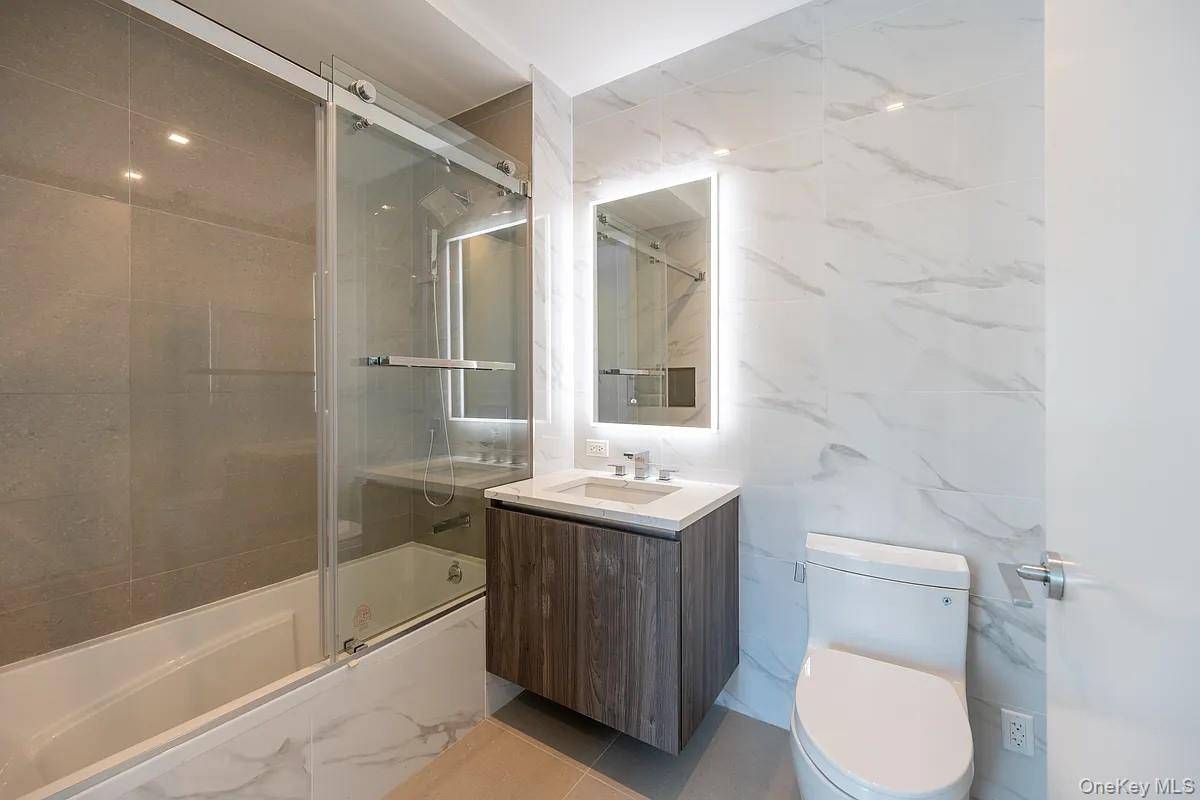 33-66 Farrington ST #9I, Flushing, NY 11354