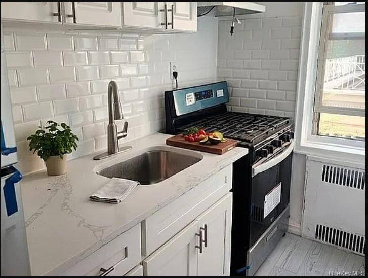 84-49 168th St #2k, Jamaica Estates, NY 11432