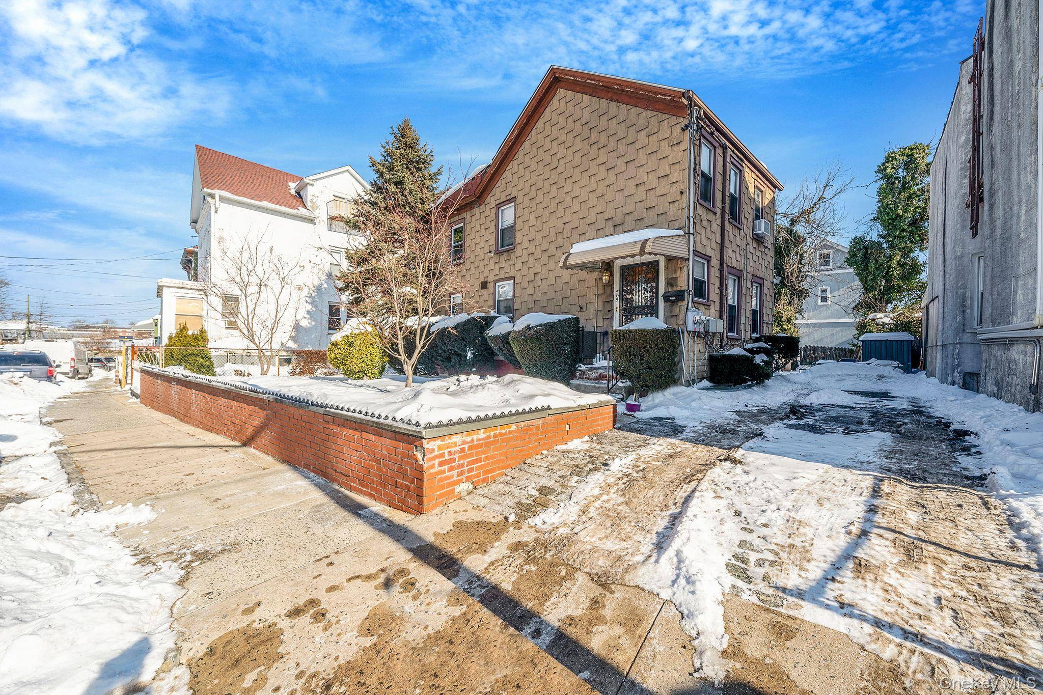 505 Mundy LN, Mount Vernon, NY 10550