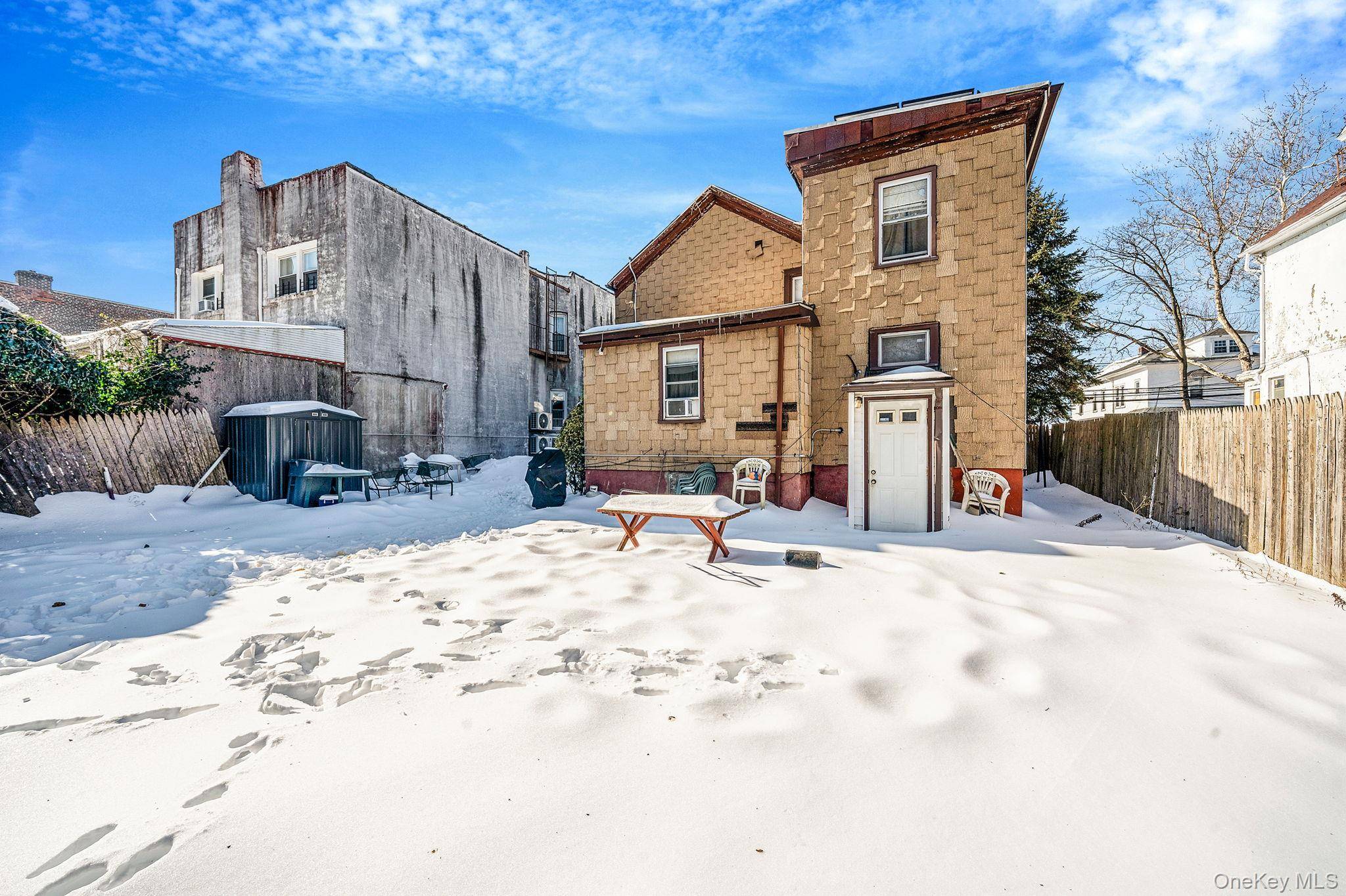 505 Mundy LN, Mount Vernon, NY 10550