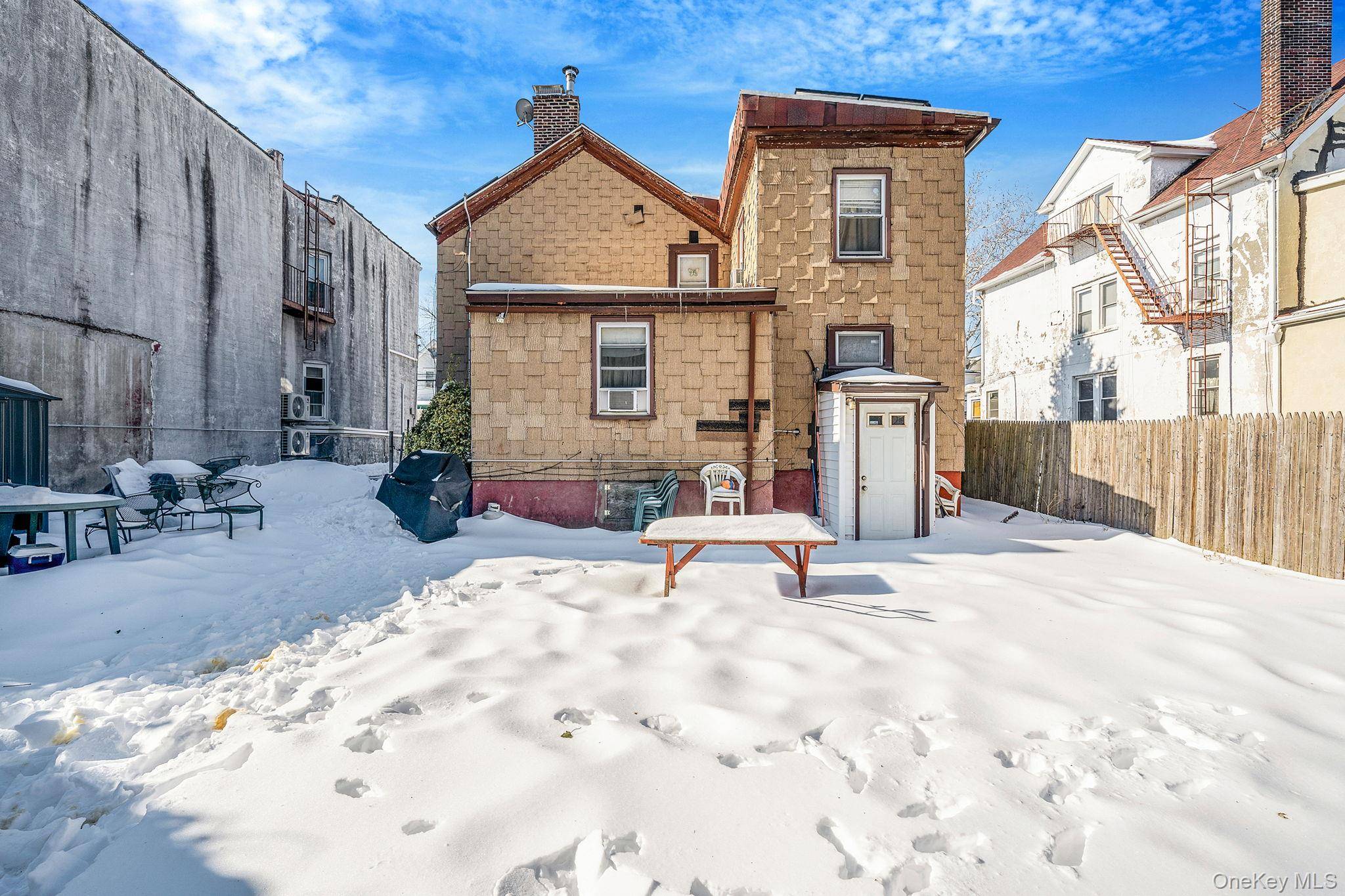 505 Mundy LN, Mount Vernon, NY 10550