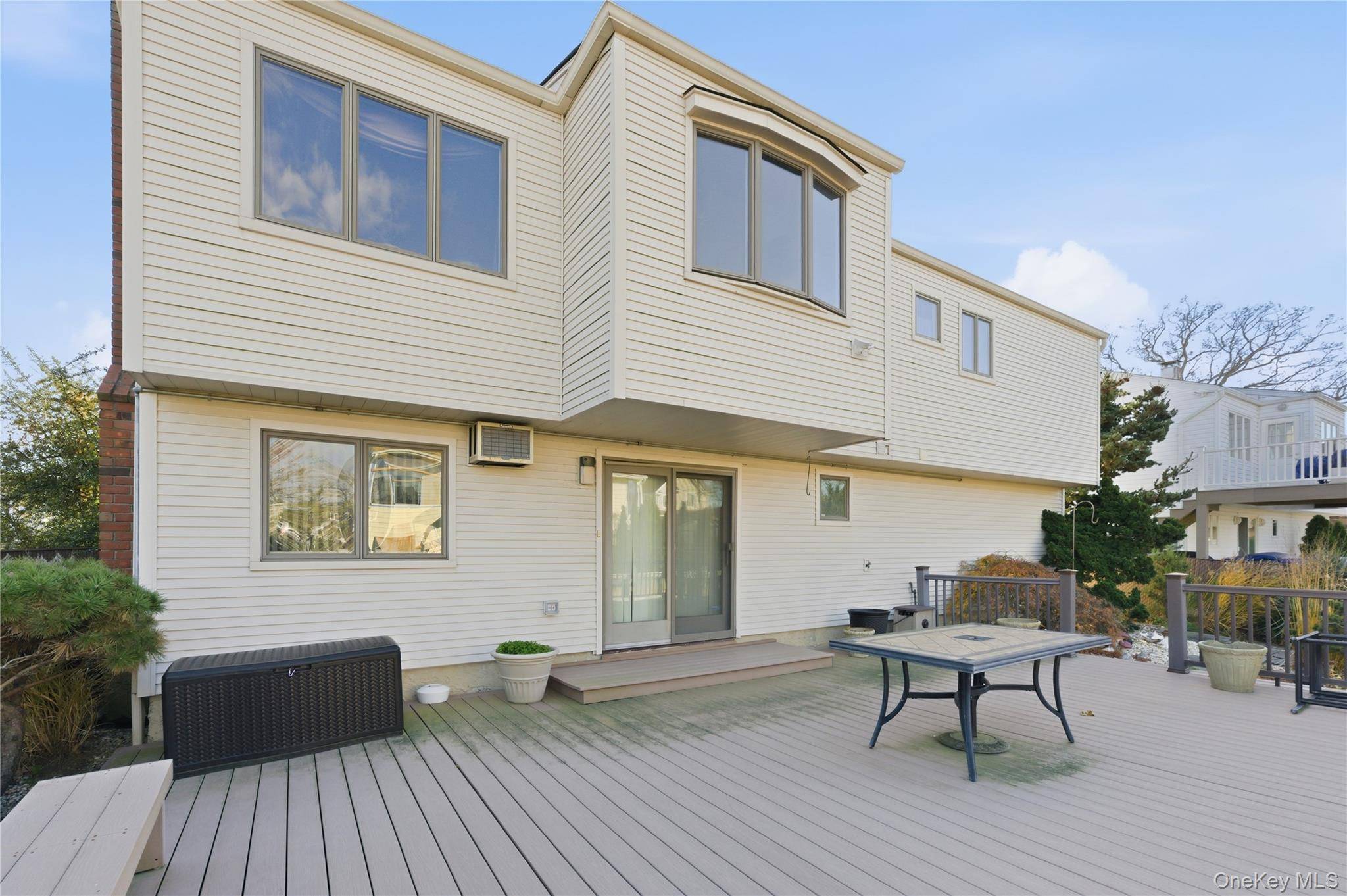 613 Smith PL, Oceanside, NY 11572